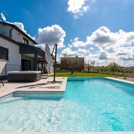 Holiday home Jasminka Mit Pool Und Jacuzzi