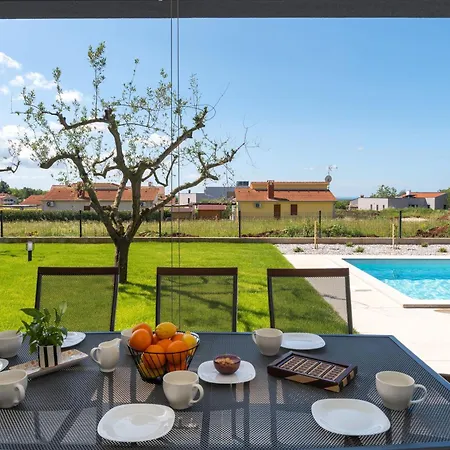 Jasminka Mit Pool Und Jacuzzi Holiday home Kastelir